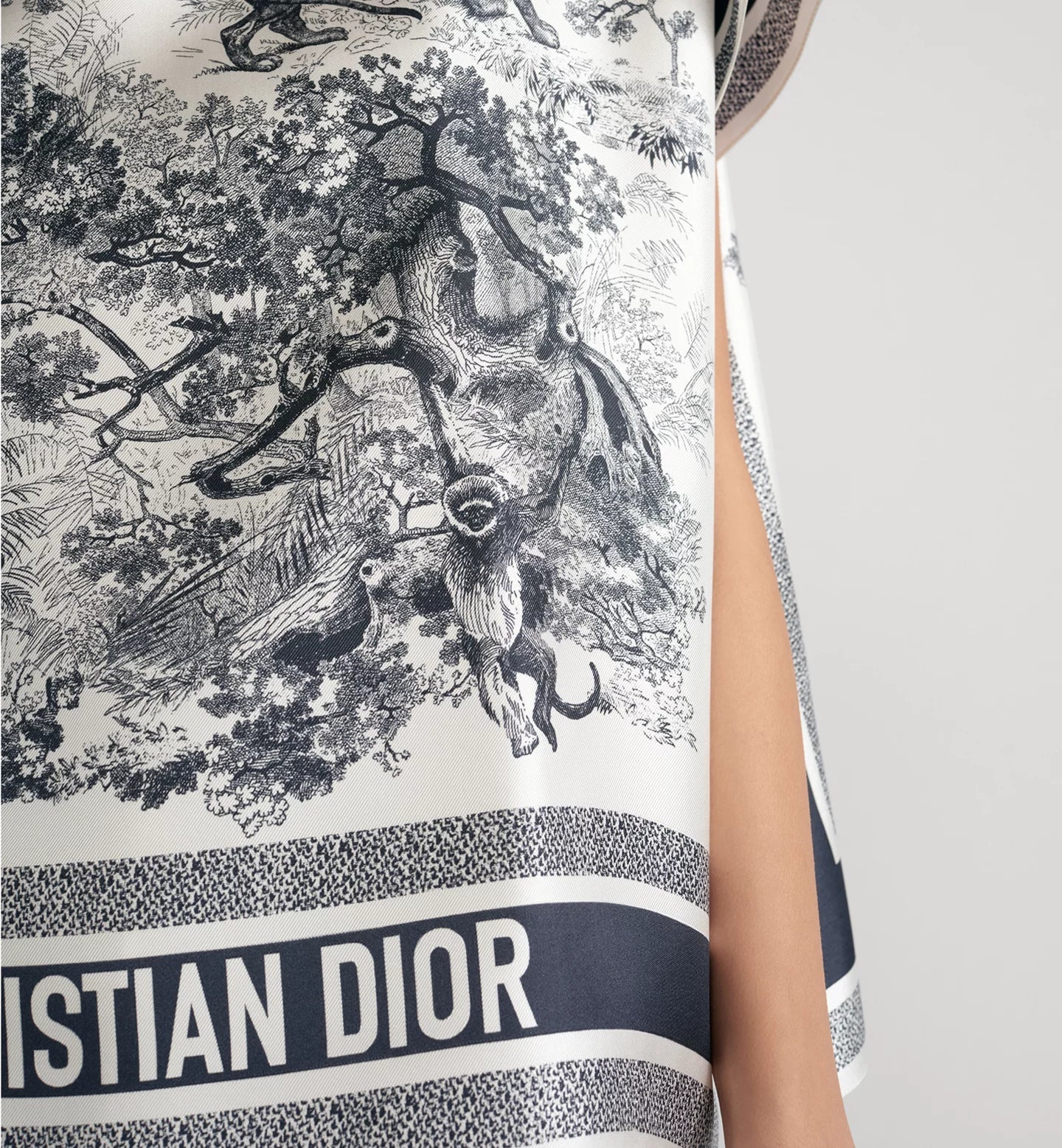 Toile de Jouy Sauvage Dioriviera – Signature Top
